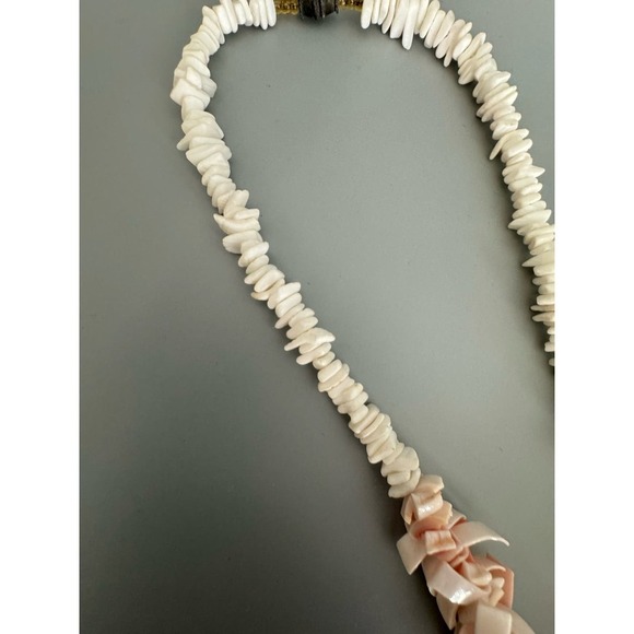 Vintage Puka Shell Necklace White and Pink Barrel Clasp 18.5 inch - Picture 4 of 5